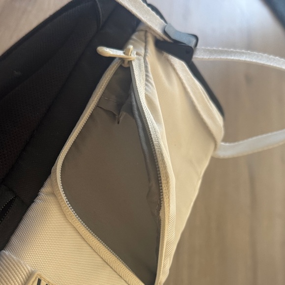 Compact White Camera Sling Bag - Picture 13 of 17